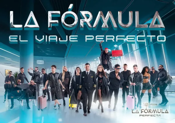 Imagen promocional de Orquesta La Fórmula para su gira 2025, titulada "El Viaje Perfecto" . Los integrantes aparecen en un escenario futurista con maletas, representando el concepto de viaje.